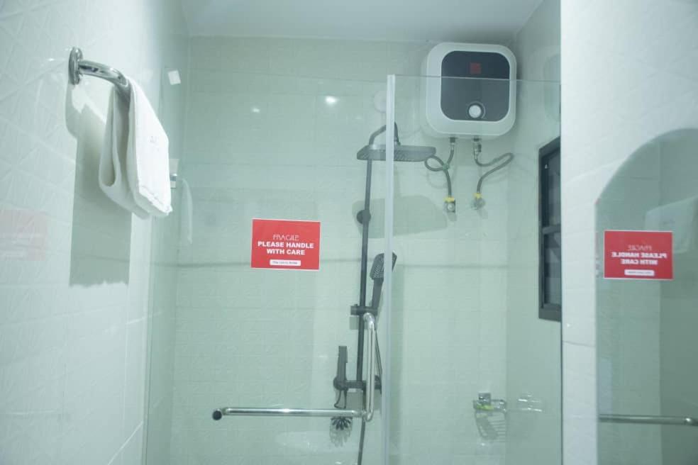 Kay Luxury Suites Uyo Dış mekan fotoğraf